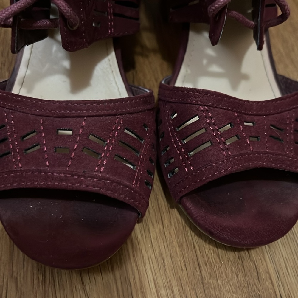 Laser cut Corset Booties 7.5 JustFab - Picture 6 of 12